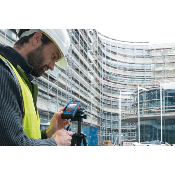 Лазерний далекомір Bosch Professional GLM 100-25 C з чохлом, штативом BT 150