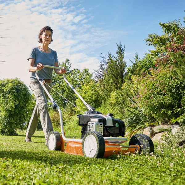 Газонокосарка бензинова несамохідна STIHL RM 2.2 R